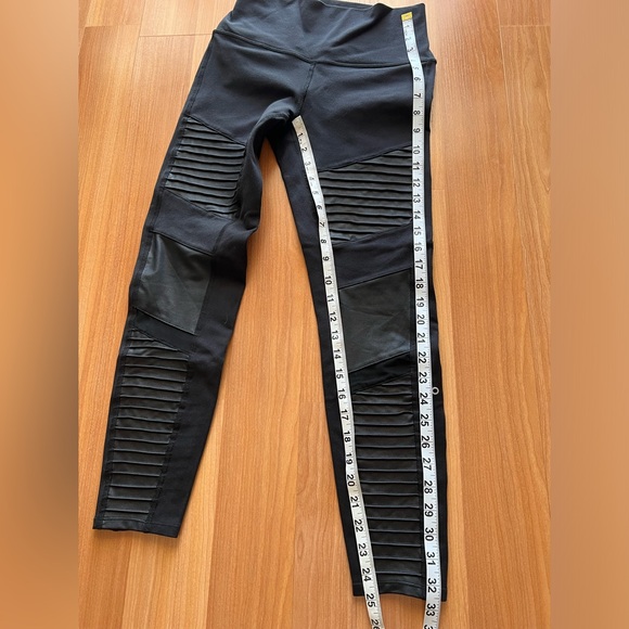 Alo Yoga High-Waist Moto Leggings Black Size Medium - Picture 7 of 13